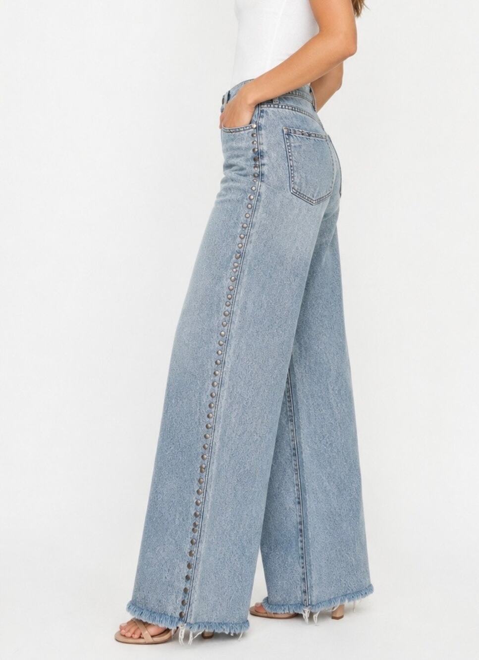 Daze Denim Studded Wide Leg Jeans Light Wash Raw Hem Size 30